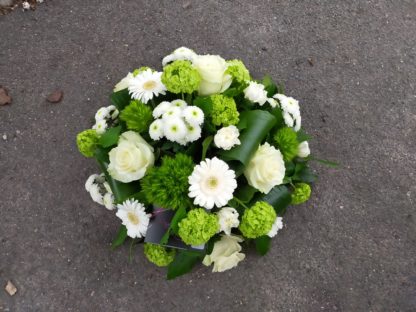 Coussin rond blanc vert fleuriste avant lheure mont-pres-chambord/blois